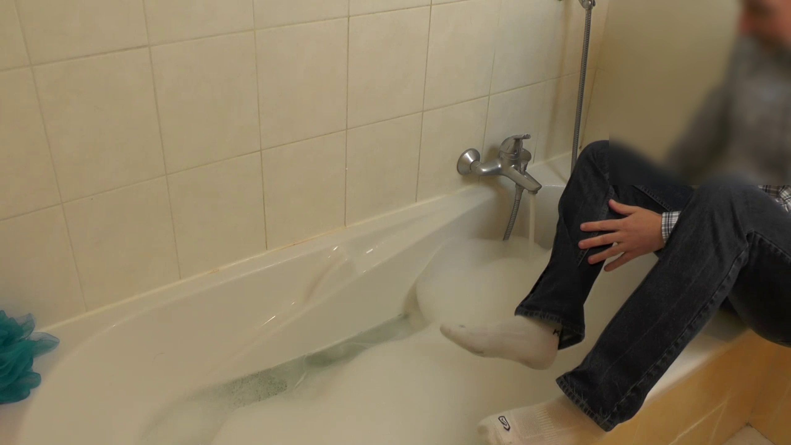 bath-fully-clothed_main.jpg